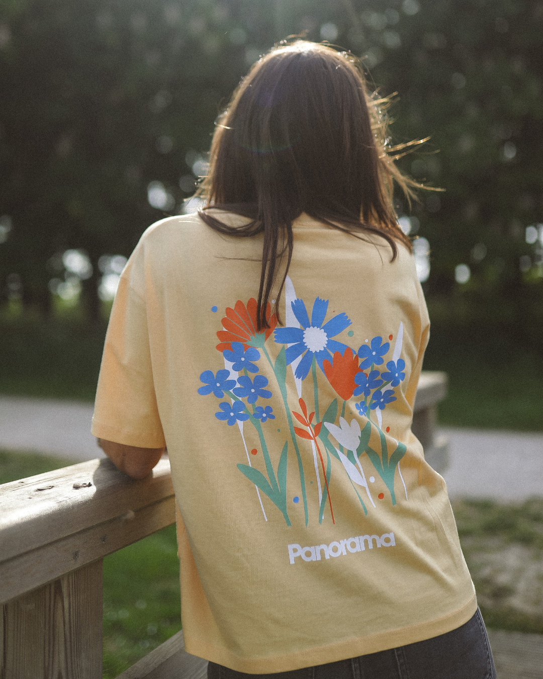 Tee-shirt Myosotis porté coton bio printemps Mont des Cats - Panorama