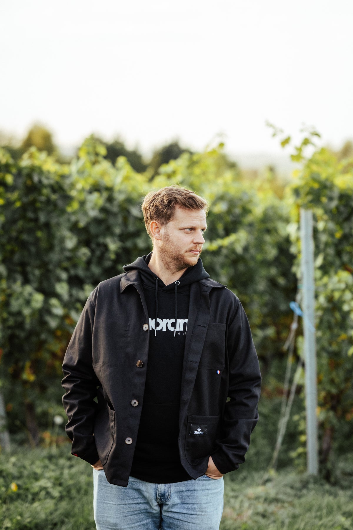 Veste workwear Norditude - Made in France PANORAMA | Tristan mesure 1m77 et porte une taille L