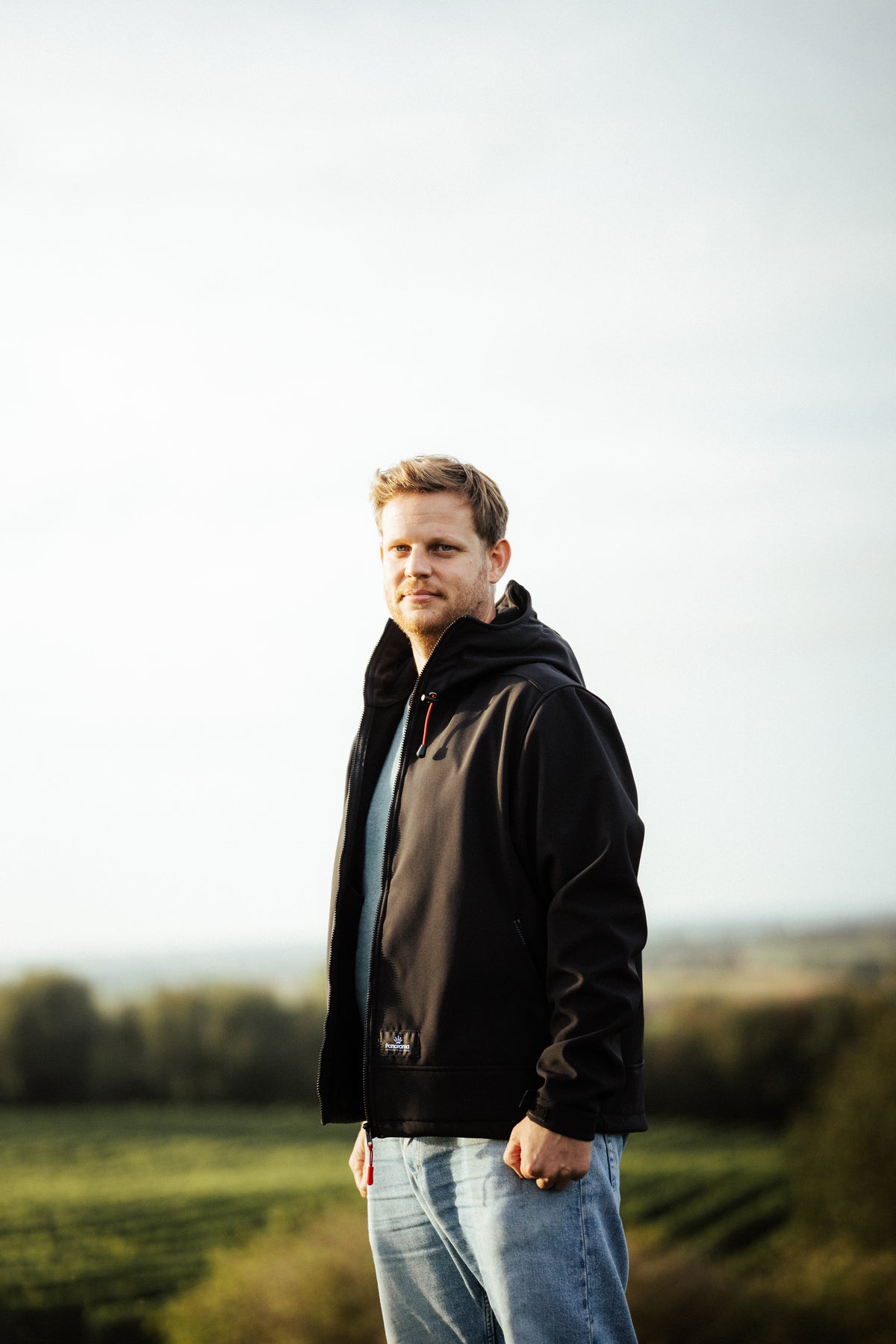 Veste softshell Norditude PANORAMA | Tristan mesure 1m77 et porte une taille XL
