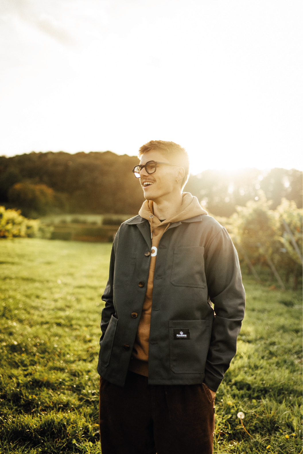 Veste workwear Norditude - Made in France PANORAMA | Baptiste mesure 1m75 et porte une taille M